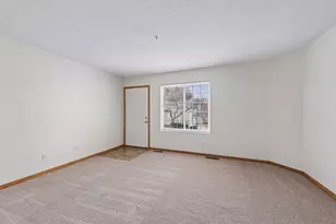 9060 Scarlet Globe Dr, Eden Prairie, MN 55347 - Photo 5