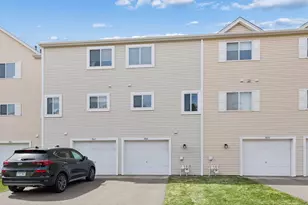 9060 Scarlet Globe Dr, Eden Prairie, MN 55347 - Photo 19