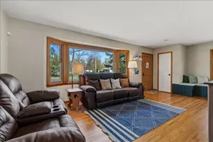 221 E 94th St, Bloomington, MN 55420 - Photo 3