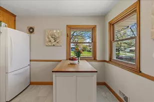 221 E 94th St, Bloomington, MN 55420 - Photo 15