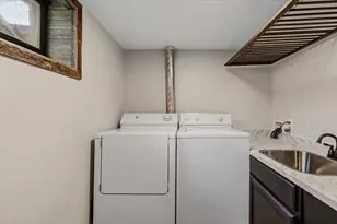 221 E 94th St, Bloomington, MN 55420 - Photo 19