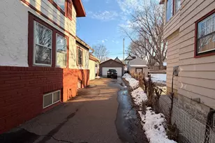 102 Geranium Ave W, Saint Paul, MN 55117 - Photo 3