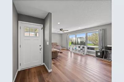 830 W 4th Street, Rush City, MN 55069 - Photo 3