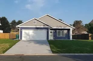 900 8 Ave SW, Pine Island, MN 55963 - Photo 1