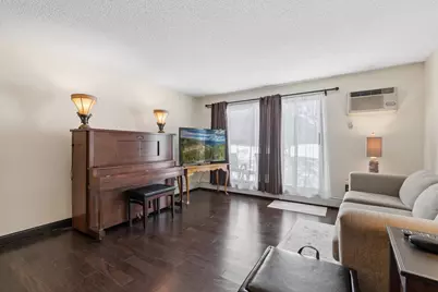 4002 Foss Road #102, Saint Paul, MN 55421 - Photo 5