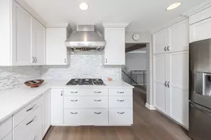 4605 W 62nd St, Edina, MN 55424 - Photo 3