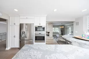 4605 W 62nd St, Edina, MN 55424 - Photo 5