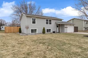 810 20th St NE, Owatonna, MN 55060 - Photo 3