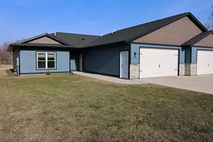 800 Elm Dr, Fairfax, MN 55332 - Photo 29