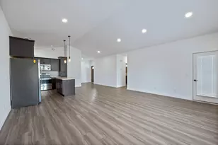 800 Elm Dr, Fairfax, MN 55332 - Photo 9