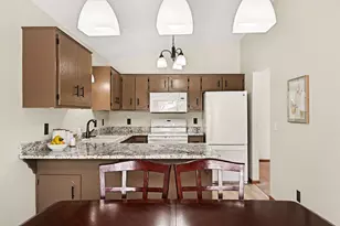 851 Sherwood Rd, Shoreview, MN 55126 - Photo 7