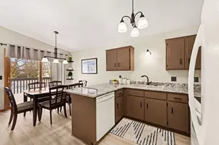 851 Sherwood Rd, Shoreview, MN 55126 - Photo 9