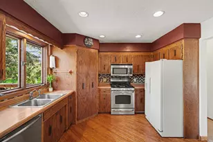 8608 Mattson Brook Ln, Brooklyn Park, MN 55444 - Photo 7