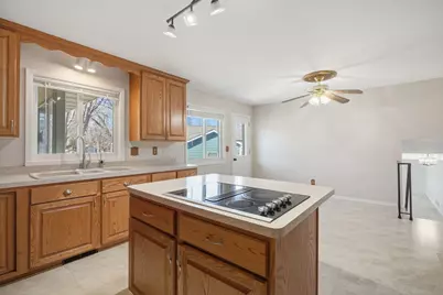 2063 Parkway Drive, North Saint Paul, MN 55109 - Photo 11