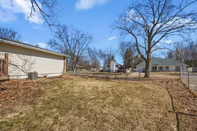 2063 Parkway Drive, North Saint Paul, MN 55109 - Photo 33