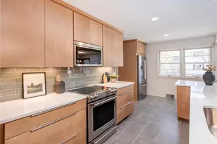 1368 Eleanor Ave, Saint Paul, MN 55116 - Photo 11