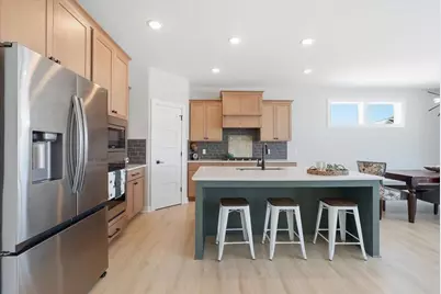 634 Elizabeth Way, Hudson, WI 54016 - Photo 3