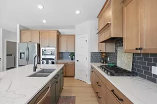 634 Elizabeth Way, Hudson, WI 54016 - Photo 5