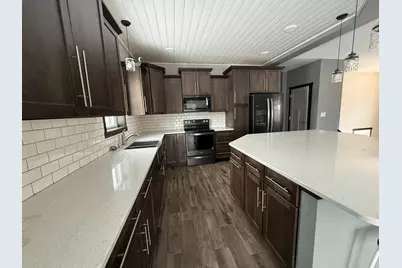 110 4th Place SW, Geneva, MN 56035 - Photo 3