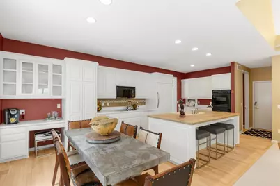 10556 Prairie Lakes Drive, Eden Prairie, MN 55344 - Photo 23