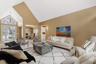 10556 Prairie Lakes Dr, Eden Prairie, MN 55344 - Photo 7