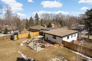 1057 Esther Ln, Mendota Heights, MN 55118 - Photo 5