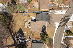 1057 Esther Ln, Mendota Heights, MN 55118 - Photo 7