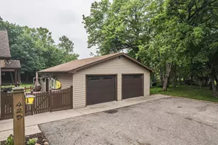 425 Shorewood Dr, Detroit Lakes, MN 56501 - Photo 9