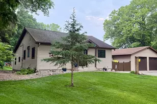 425 Shorewood Dr, Detroit Lakes, MN 56501 - Photo 3