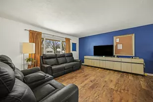 2006 E 115th St, Burnsville, MN 55337 - Photo 3