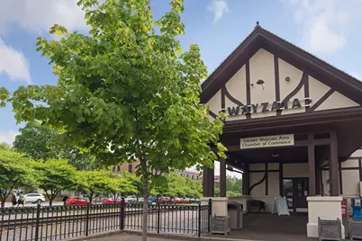 633 Park Street E, Wayzata, MN 55391 - Photo 37