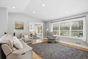 10666 Utica Rd, Bloomington, MN 55437 - Photo 15