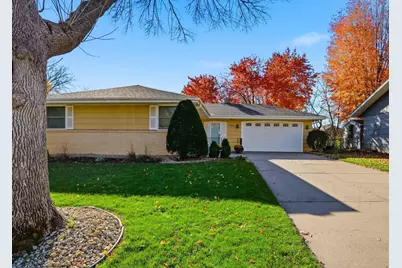 10666 Utica Road, Bloomington, MN 55437 - Photo 3