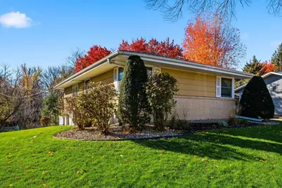 10666 Utica Road, Bloomington, MN 55437 - Photo 5