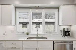 10666 Utica Rd, Bloomington, MN 55437 - Photo 23