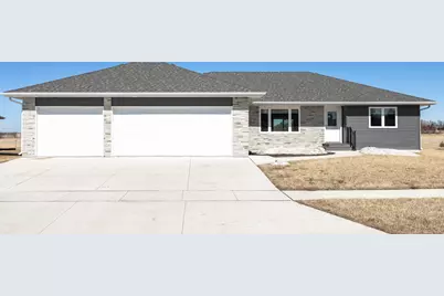 560 Hill Crest Street, Edgerton, MN 56128 - Photo 1