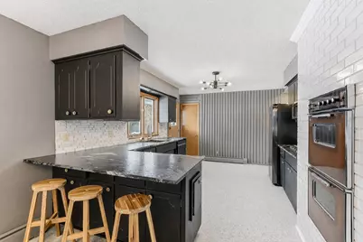 160 Stonybrook Way NE, Fridley, MN 55432 - Photo 9