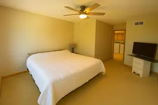 8588 Brinkley Ln, Inver Grove Heights, MN 55076 - Photo 9