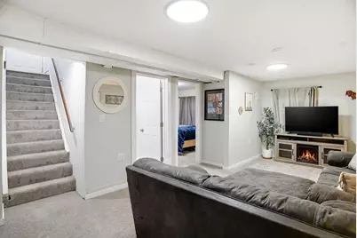 2303 7th Avenue E, North Saint Paul, MN 55109 - Photo 21