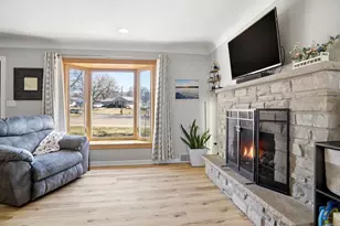 2303 7th Ave E, North Saint Paul, MN 55109 - Photo 7