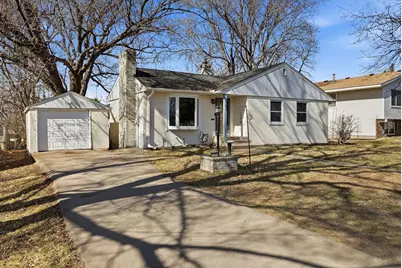 2303 7th Avenue E, North Saint Paul, MN 55109 - Photo 3