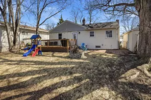 2303 7th Ave E, North Saint Paul, MN 55109 - Photo 31