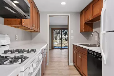 7604 Hampshire Avenue N, Brooklyn Park, MN 55428 - Photo 7