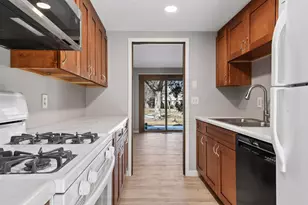 7604 Hampshire Ave N, Brooklyn Park, MN 55428 - Photo 7