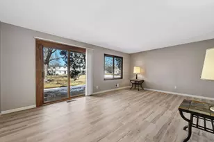 7604 Hampshire Ave N, Brooklyn Park, MN 55428 - Photo 5