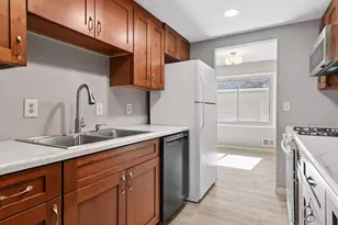 7604 Hampshire Ave N, Brooklyn Park, MN 55428 - Photo 9