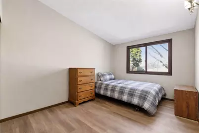 7604 Hampshire Avenue N, Brooklyn Park, MN 55428 - Photo 17