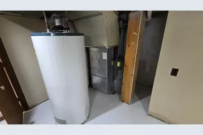 411 5th Street NW, Austin, MN 55912 - Photo 33