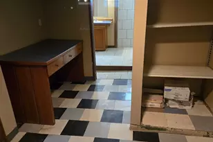 411 5th St NW, Austin, MN 55912 - Photo 5