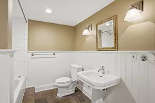 2200 Kenwood Pkwy, Minneapolis, MN 55405 - Photo 37